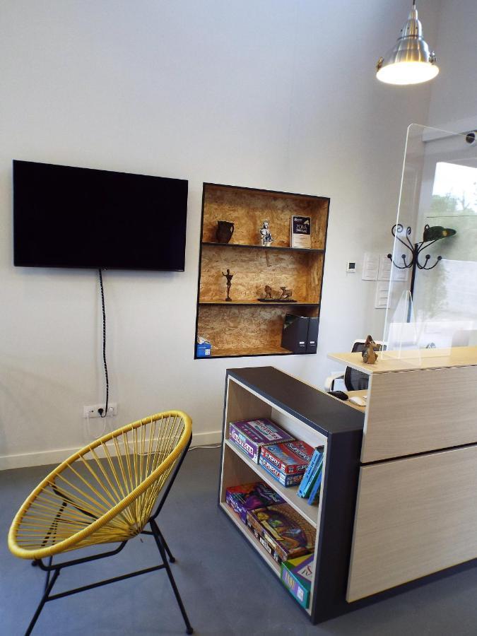 Albergue Santiago 15 Monforte 몬포르테데레모스 외부 사진