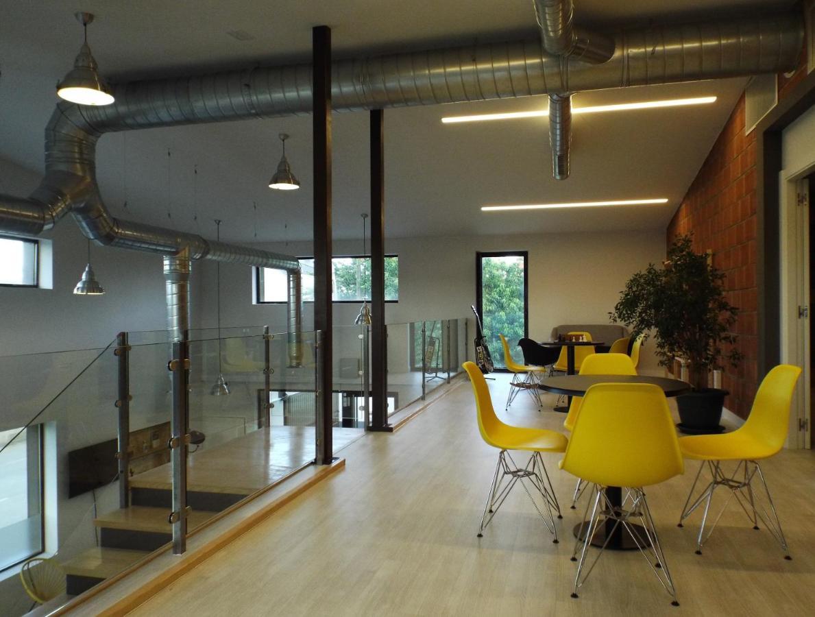 Albergue Santiago 15 Monforte 몬포르테데레모스 외부 사진