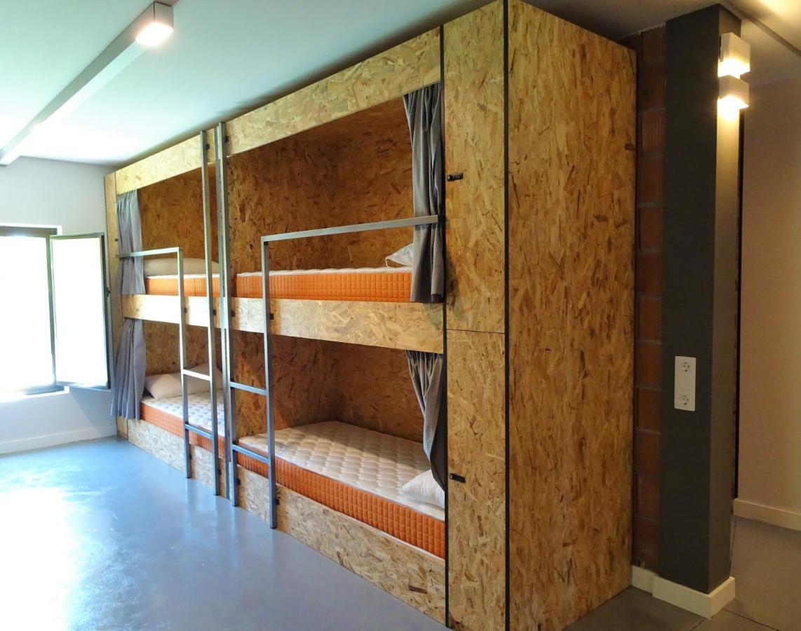 Albergue Santiago 15 Monforte 몬포르테데레모스 외부 사진