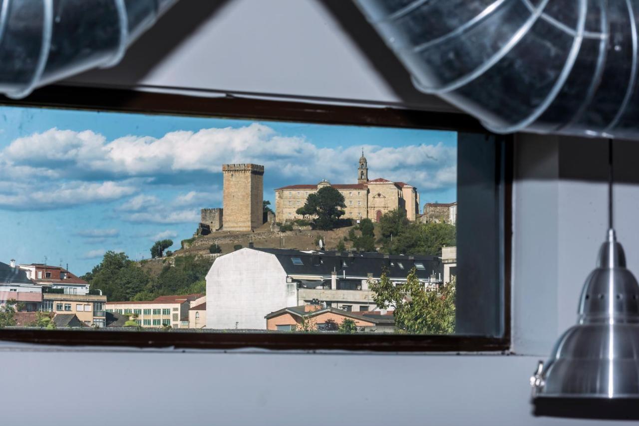 Albergue Santiago 15 Monforte 몬포르테데레모스 외부 사진