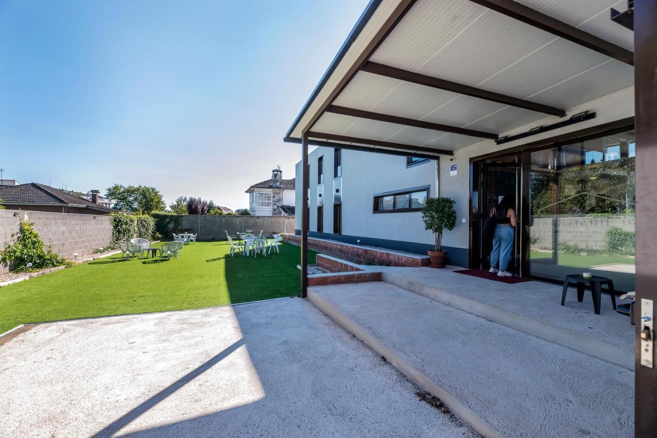 Albergue Santiago 15 Monforte 몬포르테데레모스 외부 사진