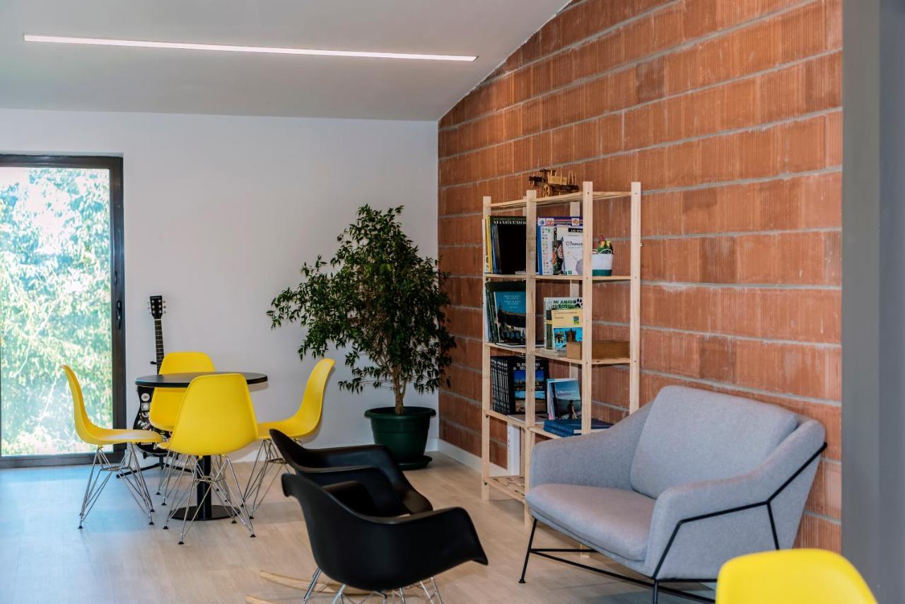 Albergue Santiago 15 Monforte 몬포르테데레모스 외부 사진