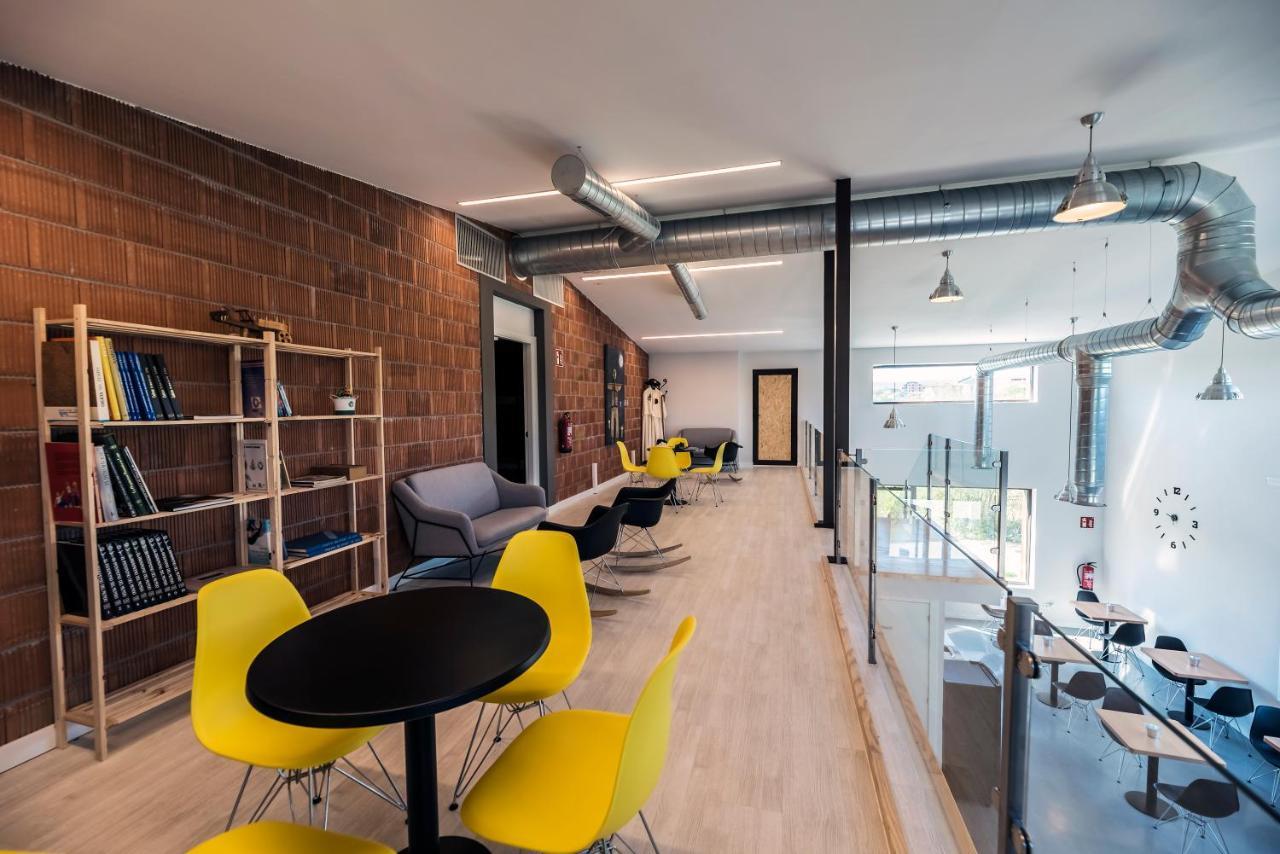 Albergue Santiago 15 Monforte 몬포르테데레모스 외부 사진