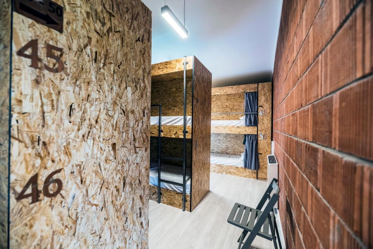 Albergue Santiago 15 Monforte 몬포르테데레모스 외부 사진