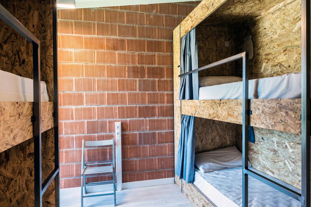 Albergue Santiago 15 Monforte 몬포르테데레모스 외부 사진